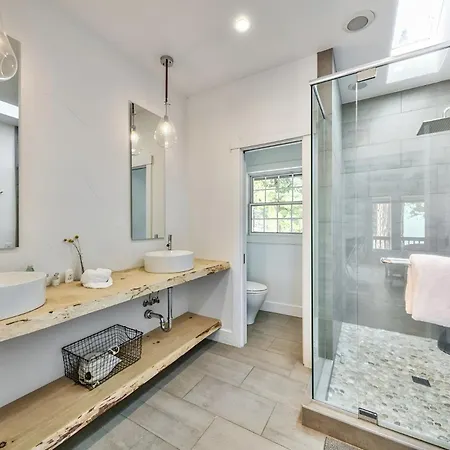 Luxury - - With Jacuzzi Feriehus *